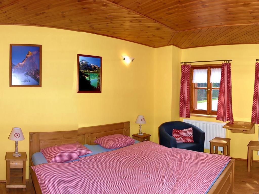 Pension Cortina Pec pod Sněžkou Zimmer foto