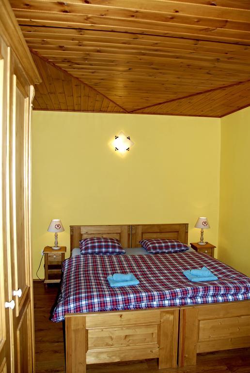 Pension Cortina Pec pod Sněžkou Zimmer foto